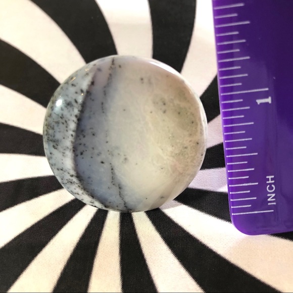 Large circular black white quartz ring OOAK - Picture 4 of 6